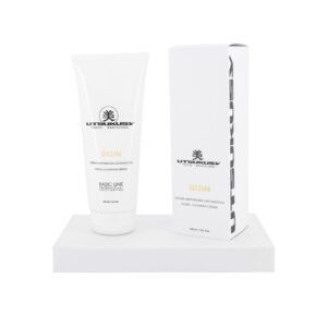 Crema Bijin Limpiadora Depuradora de 200ml de Utsukusy.  Esta crema limpiadora facial ofrece una limpieza efectiva y suave, dejando la piel limpia, suave,