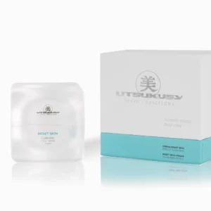 Crema diseñada con CLARIVINE, CICA PDRN y ESCUALENO para resetear la piel, impulsando su capacidad natural de reparación, reduciendo la inflamación y promoviendo su bienestar integral, para un aspecto revitalizado y radiante, efecto GLASS SKIN.